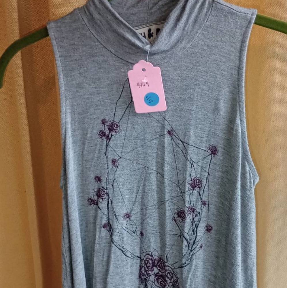 4th & Rose printed shirt Size medium